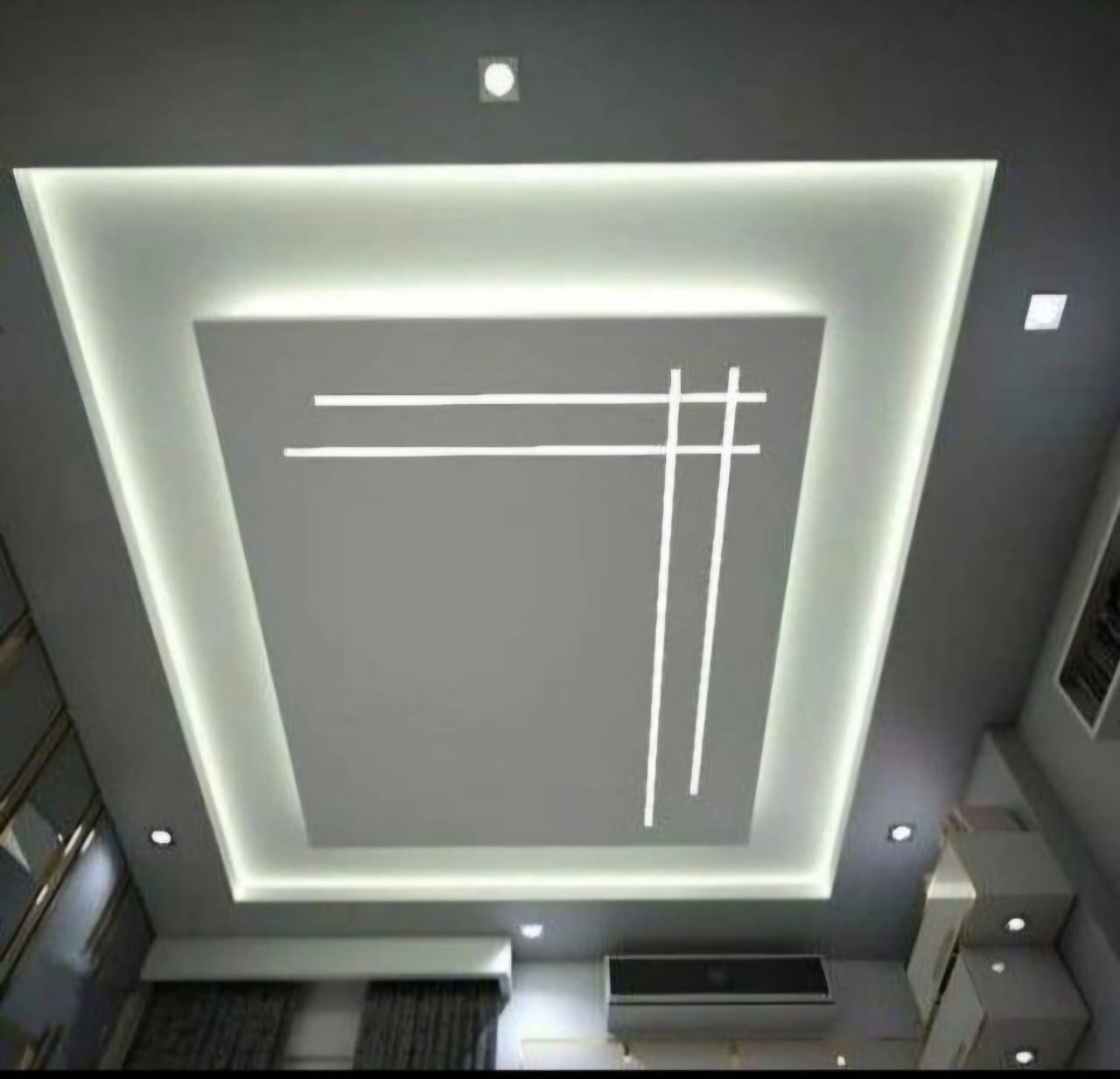 ديكور سقف بإضاءة LED مخفية